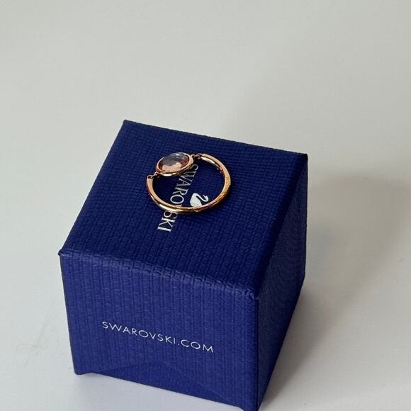 Swarovski Tahlia Ring Pink, Rose-gold tone plated size 8/58 damage. - Picture 2 of 6
